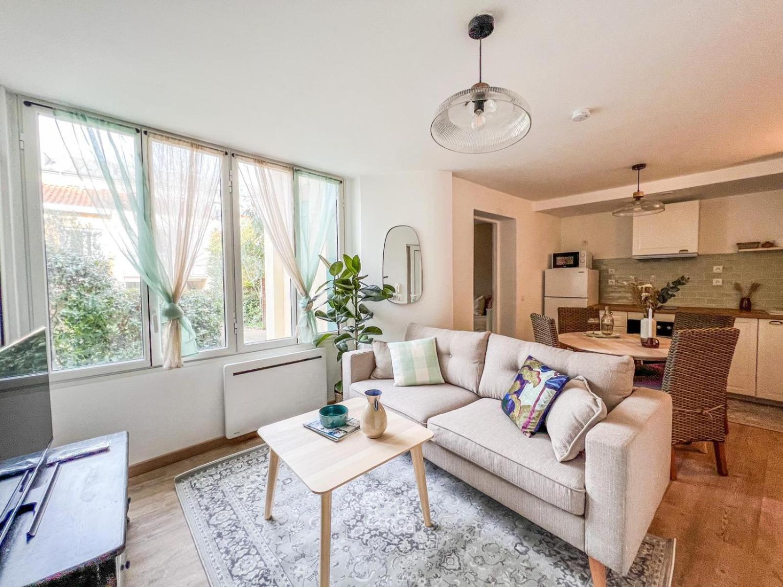 Charmant T2 Au Coeur De La Ville Tarbes Ngoại thất bức ảnh